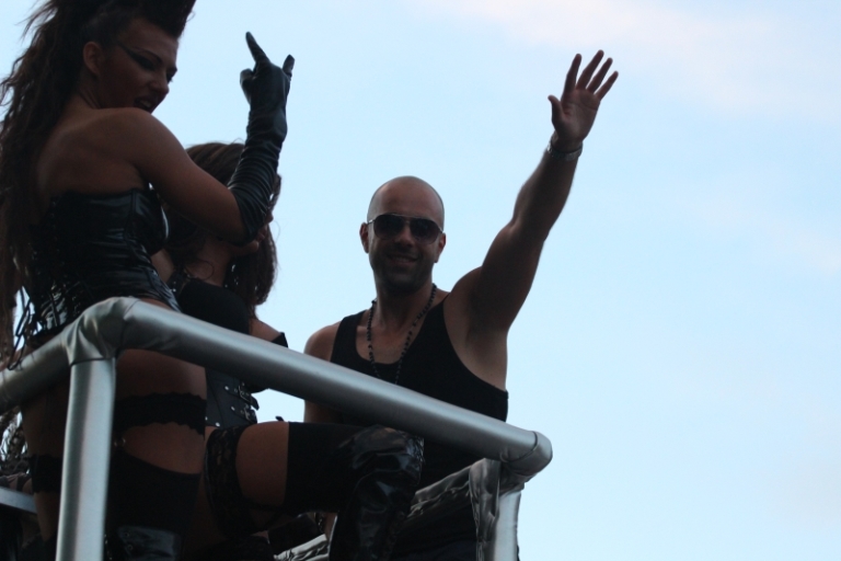 fotoreportaj show incendiar explozie de culoare si dansuri pe carele alegorice la carnavalul din mamaia fotoreportaj show incendiar explozie de culoare si dansuri pe carele alegorice la carnavalul din mamaia