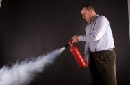 Dacă proiectul de lege se aprobă Fiecare locuință va avea extinctorul ei