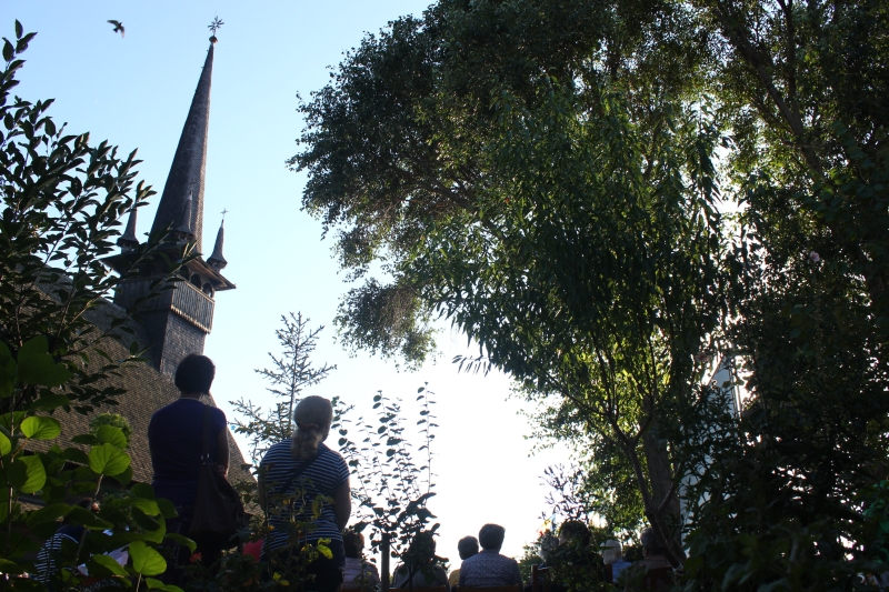 fotoreportaj enoriasii de la sfantul mina au sarbatorit 20 de ani de la ctitorire 505236 fotoreportaj enoriasii de la sfantul mina au sarbatorit 20 de ani de la ctitorire 505236