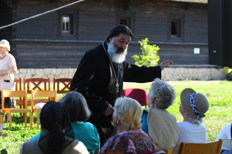 fotoreportaj enoriasii de la sfantul mina au sarbatorit 20 de ani de la ctitorire 505236 fotoreportaj enoriasii de la sfantul mina au sarbatorit 20 de ani de la ctitorire 505236
