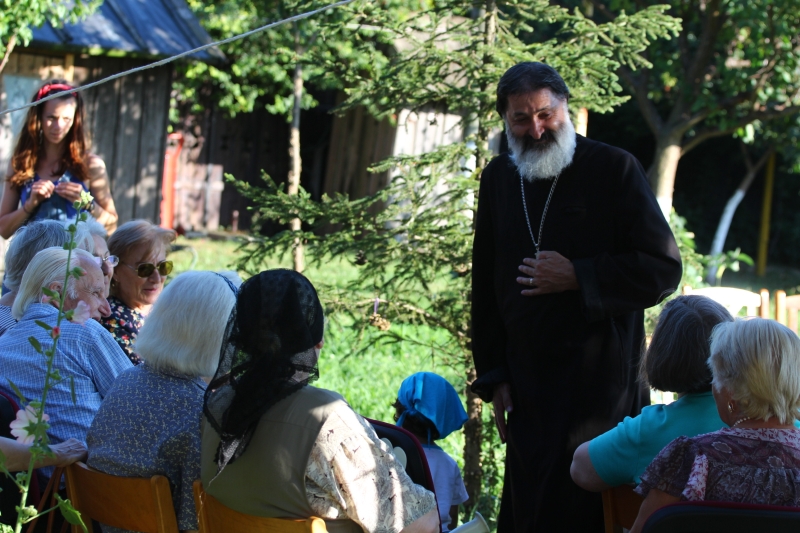 fotoreportaj enoriasii de la sfantul mina au sarbatorit 20 de ani de la ctitorire 505236 fotoreportaj enoriasii de la sfantul mina au sarbatorit 20 de ani de la ctitorire 505236