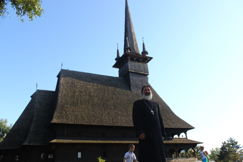 fotoreportaj enoriasii de la sfantul mina au sarbatorit 20 de ani de la ctitorire 505236 fotoreportaj enoriasii de la sfantul mina au sarbatorit 20 de ani de la ctitorire 505236