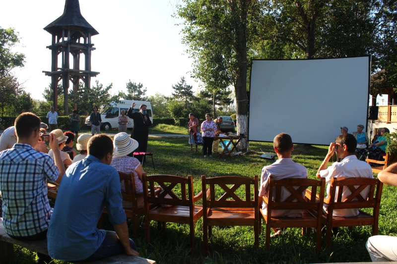 fotoreportaj enoriasii de la sfantul mina au sarbatorit 20 de ani de la ctitorire 505236 fotoreportaj enoriasii de la sfantul mina au sarbatorit 20 de ani de la ctitorire 505236