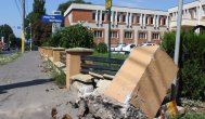 Bărbatul care a intrat cu BMW-ul în gardul Poliţiei Rutiere a fost identificat   