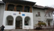 Incident în zona Judecătoriei Mangalia O femeie a fost salvată de un jandarm din mâinile agresorului 
