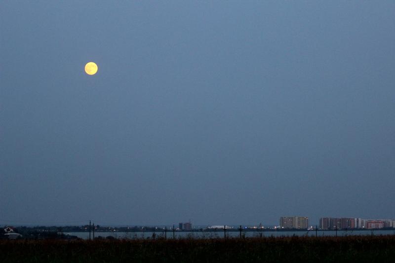 fotoreportaj super luna in spectacol pe cerul constantei 506577 fotoreportaj super luna in spectacol pe cerul constantei 506577