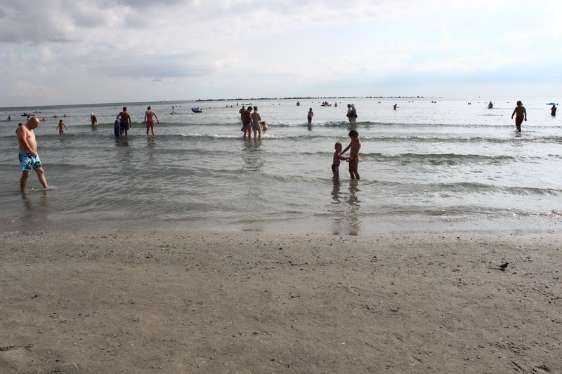 plaja inghite din mare in mamaia maree provocata de vant galerie foto 508071 plaja inghite din mare in mamaia maree provocata de vant galerie foto 508071