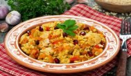 Ecuisine.ro Pilaf cu pui și rodie 
