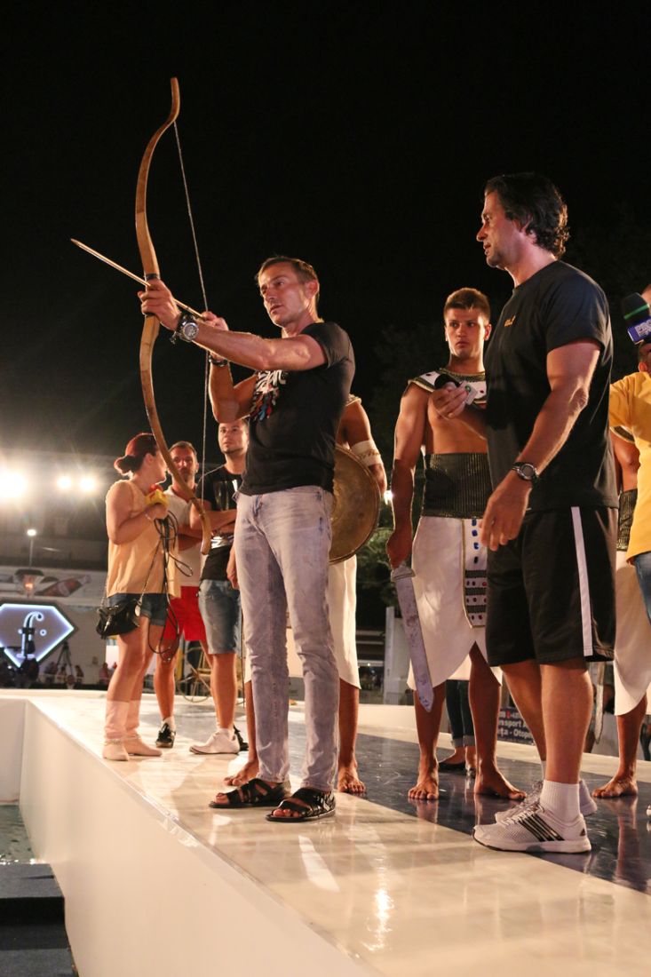 carnavalul de la mamaia continua primarul radu mazare si cabral pe scena din piata cazino galerie foto carnavalul de la mamaia continua primarul radu mazare si cabral pe scena din piata cazino galerie foto