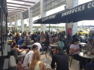 Cafeneaua Starbucks din Maritimo, luată cu asalt de constănţeni (galerie foto)