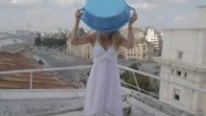 Ice Bucket Challenge, varianta sexy După ce a donat, Amalia Enache și-a turnat apă cu gheață în cap