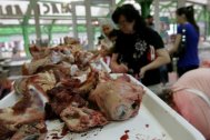 Mii de kilograme de carne şi litri de lapte, confiscate Ce abateri au descoperit în judeţ inspectorii sanitar-veterinari 
