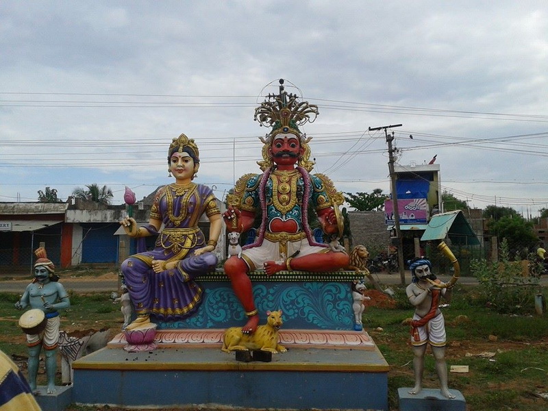 intampinat cu flori si in sunet de tobe antrenorul alin larion a primit in india binecuvantarea unui intampinat cu flori si in sunet de tobe antrenorul alin larion a primit in india binecuvantarea unui