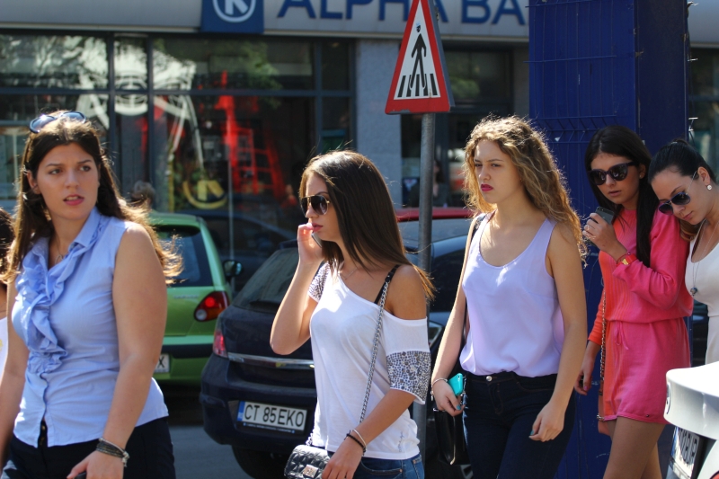 parada modei in liceele din constanta inceputul anului scolar este un adevarat eveniment monden fotoreportaj parada modei in liceele din constanta inceputul anului scolar este un adevarat eveniment monden fotoreportaj