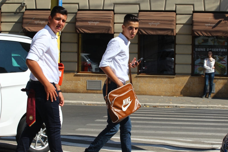 parada modei in liceele din constanta inceputul anului scolar este un adevarat eveniment monden fotoreportaj parada modei in liceele din constanta inceputul anului scolar este un adevarat eveniment monden fotoreportaj