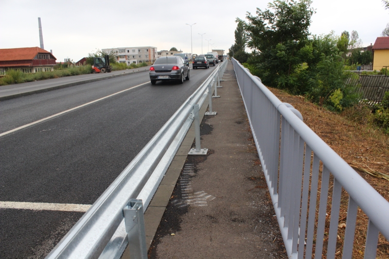 de astazi se circula pe podul ipmc partea noua a fost redata traficului galerie foto 512793 de astazi se circula pe podul ipmc partea noua a fost redata traficului galerie foto 512793