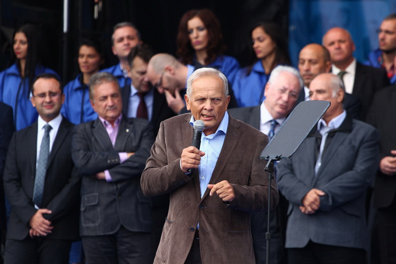 klaus iohannis candidatul acl la prezidentiale nu ma lupt cu ponta ci cu sistemul din spatele lui galerie klaus iohannis candidatul acl la prezidentiale nu ma lupt cu ponta ci cu sistemul din spatele lui galerie