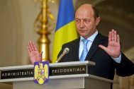 Traian Băsescu îi desfiinţează pe doi dintre candidaţi \