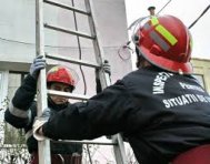 UPDATE 2. Femeie transportată la spital Deblocare de uşă pe strada Traian, din municipiul Constanţa    