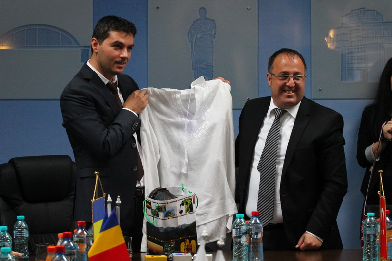 orasul ovidiu a primit oaspeti de seama autoritatile locale din k kkuyu la masa cu gheorghe hagi galerie orasul ovidiu a primit oaspeti de seama autoritatile locale din k kkuyu la masa cu gheorghe hagi galerie