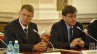 Lideri PNL, sceptici asupra şanselor lui Iohannis, vor implicarea lui Antonescu şi Macovei 