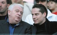 Andrei Hrebenciuc şi Viorel Hrebenciuc au votat în arestul poliției 