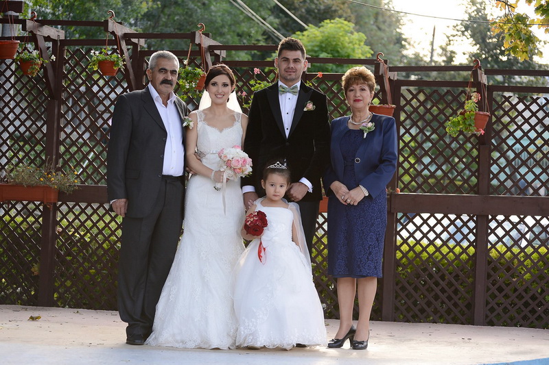 mirele jonglerii cu mingea si striptease camerunezul parfait ripert a jucat gaina la nunta fotbalistului mirele jonglerii cu mingea si striptease camerunezul parfait ripert a jucat gaina la nunta fotbalistului