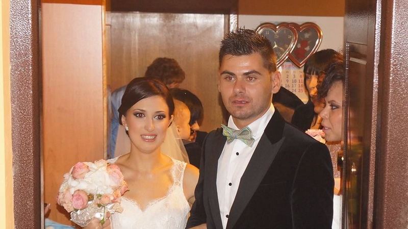 mirele jonglerii cu mingea si striptease camerunezul parfait ripert a jucat gaina la nunta fotbalistului mirele jonglerii cu mingea si striptease camerunezul parfait ripert a jucat gaina la nunta fotbalistului