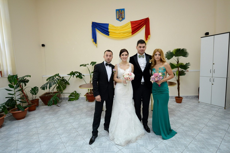 mirele jonglerii cu mingea si striptease camerunezul parfait ripert a jucat gaina la nunta fotbalistului mirele jonglerii cu mingea si striptease camerunezul parfait ripert a jucat gaina la nunta fotbalistului