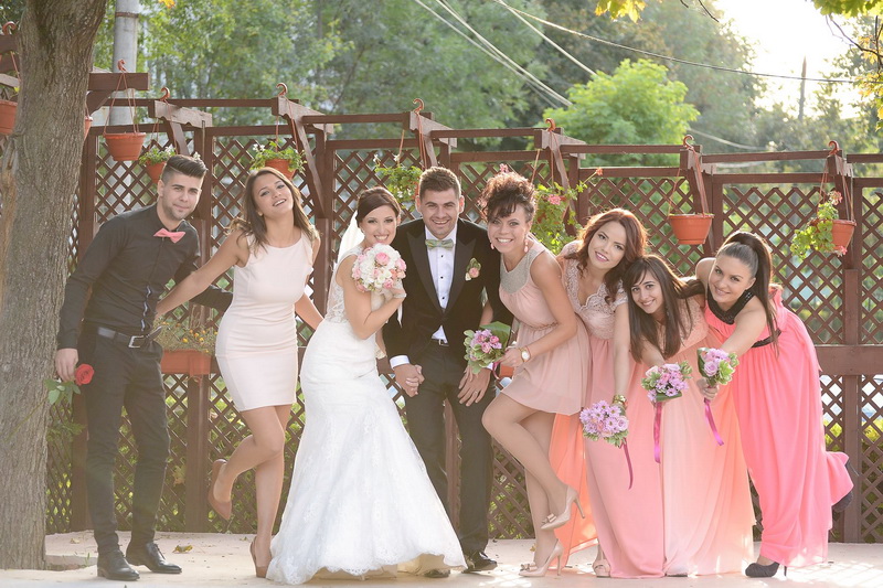 mirele jonglerii cu mingea si striptease camerunezul parfait ripert a jucat gaina la nunta fotbalistului mirele jonglerii cu mingea si striptease camerunezul parfait ripert a jucat gaina la nunta fotbalistului