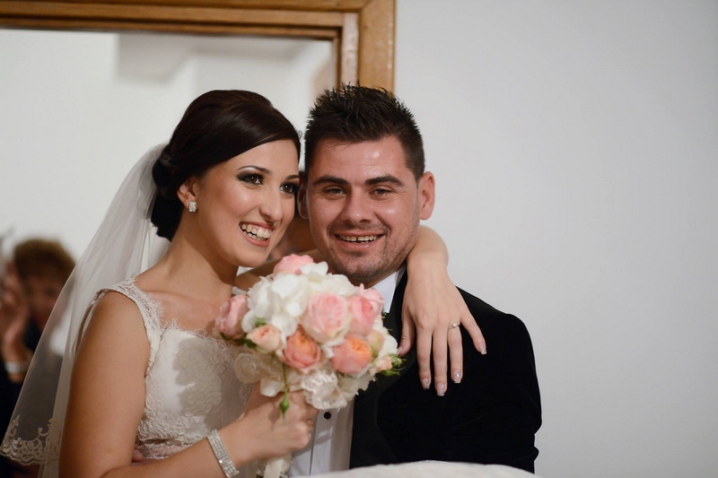 mirele jonglerii cu mingea si striptease camerunezul parfait ripert a jucat gaina la nunta fotbalistului mirele jonglerii cu mingea si striptease camerunezul parfait ripert a jucat gaina la nunta fotbalistului