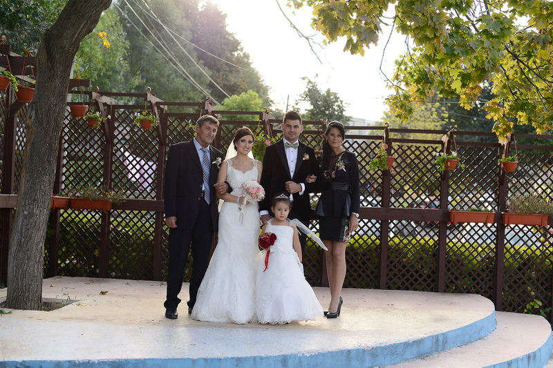 mirele jonglerii cu mingea si striptease camerunezul parfait ripert a jucat gaina la nunta fotbalistului mirele jonglerii cu mingea si striptease camerunezul parfait ripert a jucat gaina la nunta fotbalistului