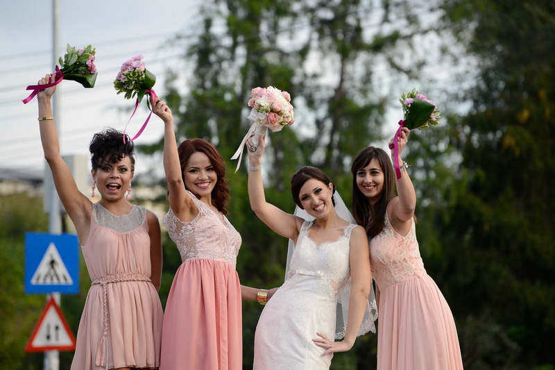 mirele jonglerii cu mingea si striptease camerunezul parfait ripert a jucat gaina la nunta fotbalistului mirele jonglerii cu mingea si striptease camerunezul parfait ripert a jucat gaina la nunta fotbalistului