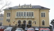 Arest la domiciliu şi control judiciar, pentru trei tineri cercetaţi pentru furt din locuinţă