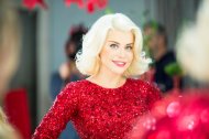 Melodia zilei Loredana Groza – Santa baby
