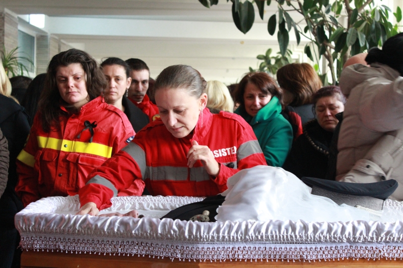 fotoreportaj durere fara margini la spitalul judetean colegii si au luat ramas bun de la cei patru membri fotoreportaj durere fara margini la spitalul judetean colegii si au luat ramas bun de la cei patru membri