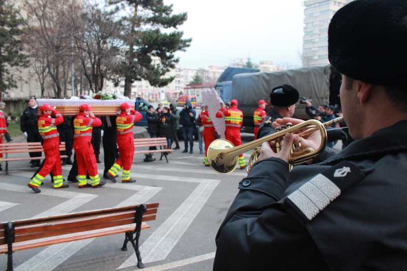 fotoreportaj durere fara margini la spitalul judetean colegii si au luat ramas bun de la cei patru membri fotoreportaj durere fara margini la spitalul judetean colegii si au luat ramas bun de la cei patru membri
