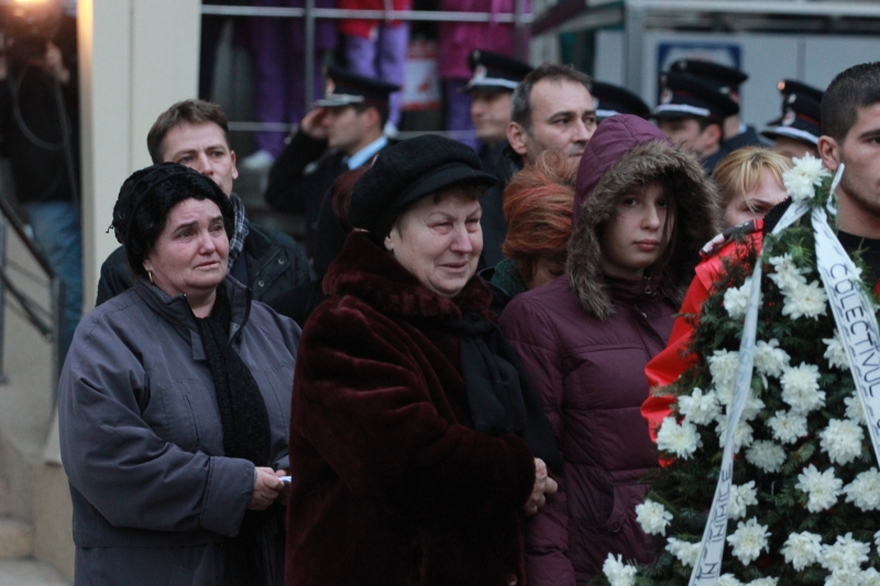 fotoreportaj durere fara margini la spitalul judetean colegii si au luat ramas bun de la cei patru membri fotoreportaj durere fara margini la spitalul judetean colegii si au luat ramas bun de la cei patru membri