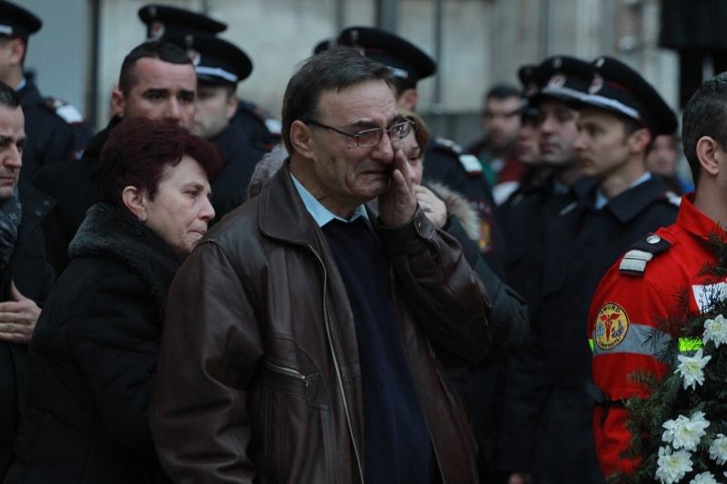 fotoreportaj durere fara margini la spitalul judetean colegii si au luat ramas bun de la cei patru membri fotoreportaj durere fara margini la spitalul judetean colegii si au luat ramas bun de la cei patru membri