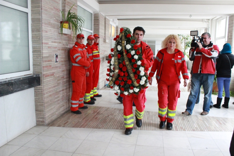 fotoreportaj durere fara margini la spitalul judetean colegii si au luat ramas bun de la cei patru membri fotoreportaj durere fara margini la spitalul judetean colegii si au luat ramas bun de la cei patru membri
