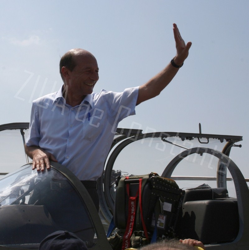 fotoreportaj presedintele jucator remember traian basescu zece ani in imagini la constanta 525642 fotoreportaj presedintele jucator remember traian basescu zece ani in imagini la constanta 525642