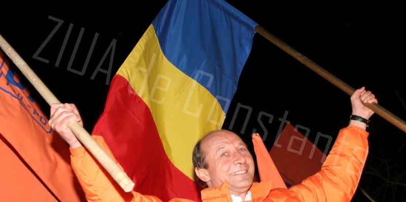 fotoreportaj presedintele jucator remember traian basescu zece ani in imagini la constanta 525642 fotoreportaj presedintele jucator remember traian basescu zece ani in imagini la constanta 525642