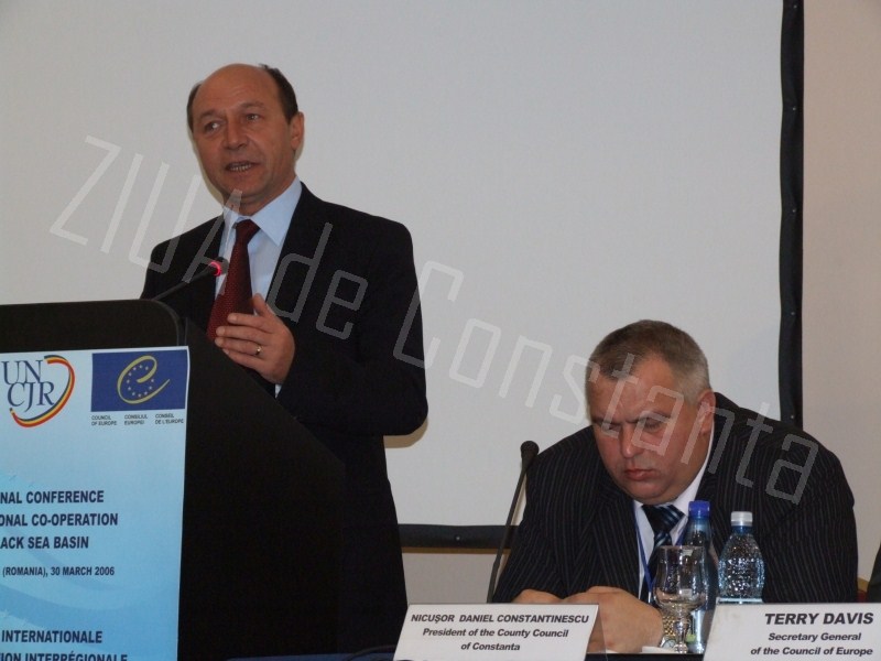 fotoreportaj presedintele jucator remember traian basescu zece ani in imagini la constanta 525642 fotoreportaj presedintele jucator remember traian basescu zece ani in imagini la constanta 525642