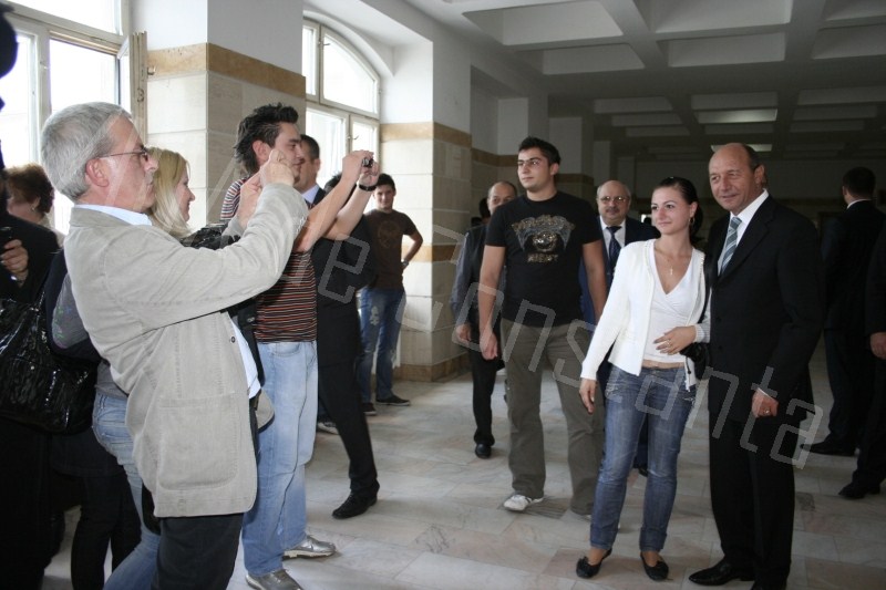 fotoreportaj presedintele jucator remember traian basescu zece ani in imagini la constanta 525642 fotoreportaj presedintele jucator remember traian basescu zece ani in imagini la constanta 525642