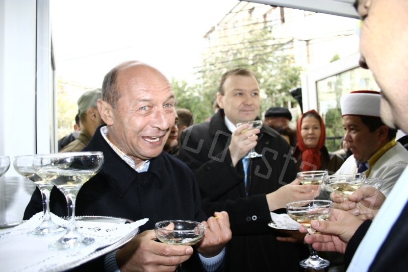 fotoreportaj presedintele jucator remember traian basescu zece ani in imagini la constanta 525642 fotoreportaj presedintele jucator remember traian basescu zece ani in imagini la constanta 525642