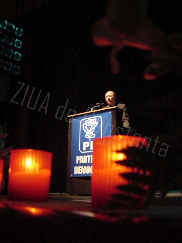 fotoreportaj presedintele jucator remember traian basescu zece ani in imagini la constanta 525642 fotoreportaj presedintele jucator remember traian basescu zece ani in imagini la constanta 525642