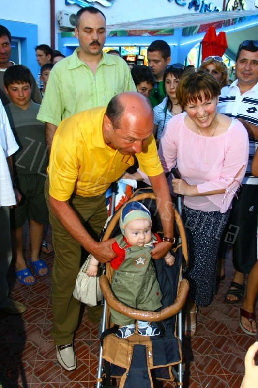 fotoreportaj presedintele jucator remember traian basescu zece ani in imagini la constanta 525642 fotoreportaj presedintele jucator remember traian basescu zece ani in imagini la constanta 525642