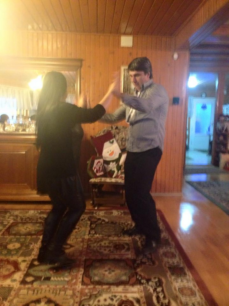 fiica cea mica a sotilor garabet adelina bianca garabet si robert mitchell petrecere de logodna la ovidiu fiica cea mica a sotilor garabet adelina bianca garabet si robert mitchell petrecere de logodna la ovidiu