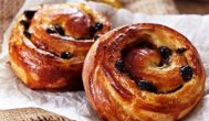 ecuisine.ro Rulouri cu stafide și scorţişoară