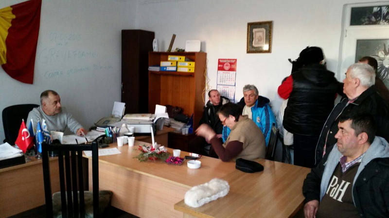 de maine incepe si pichetarea sediului primariei revolutionarii au intrat in greva foamei la constanta de maine incepe si pichetarea sediului primariei revolutionarii au intrat in greva foamei la constanta